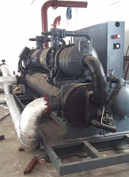 Water screw chiller